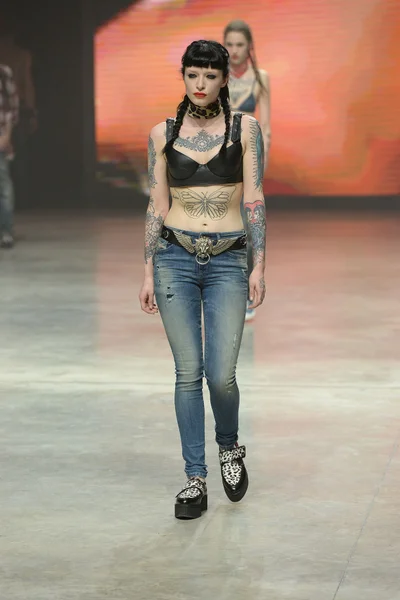 Look 57